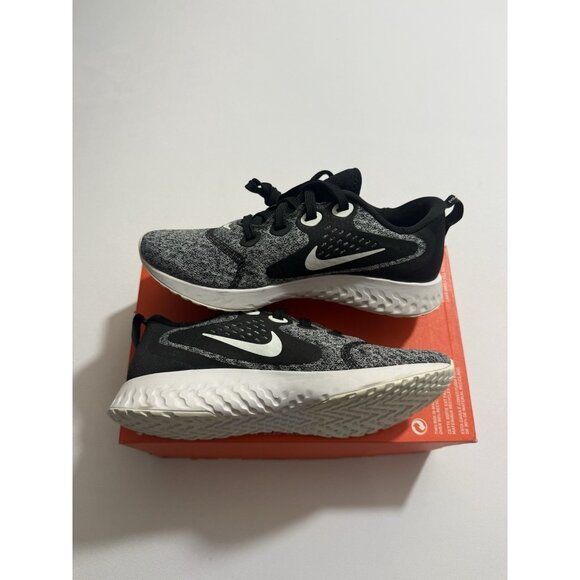 New Women’s Size 6 Black White Nike Legend React Running Shoes AA1626 009 - Picture 4 of 10
